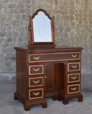 George 1 Kneehole Dressing Table