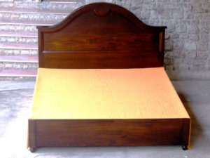 Kingsize Crescent  Bed