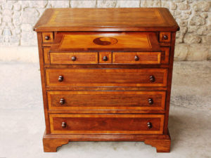 Inlaid Yin and Yang Chest detail